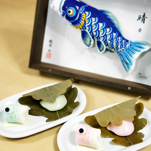 手描き鯉のぼりと和菓子